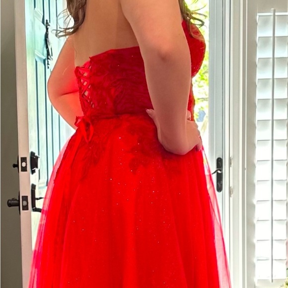 Sherri Hill stunning red formal gown Sz 14 - Picture 4 of 5